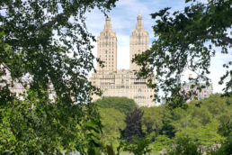 Le building San Remo de l'upper west side depuis Central Park